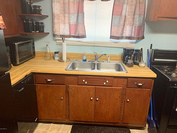 4th image of 4530 Biddy Ln W
