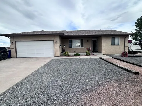 555 E McClave Dr, Pueblo West, CO 81007