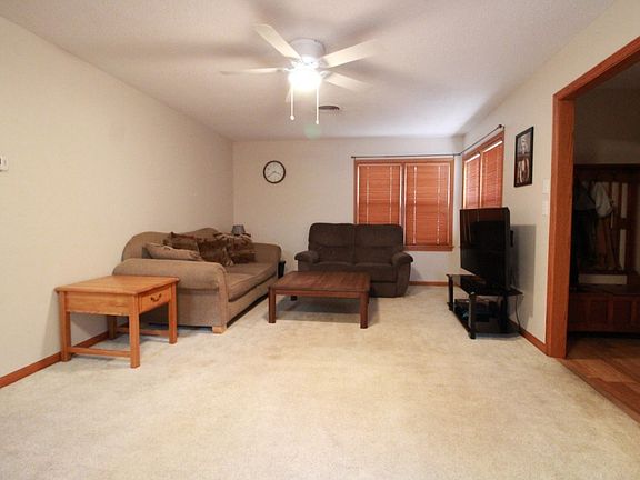 3rd image of 104 N Pine St