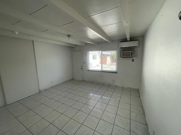 508 Desert View Dr #2 — Photo 4