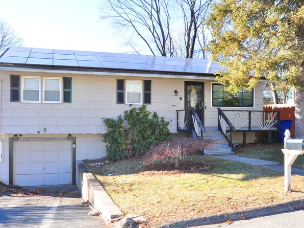 8 Cornfield Road, Waterbury, CT 06704