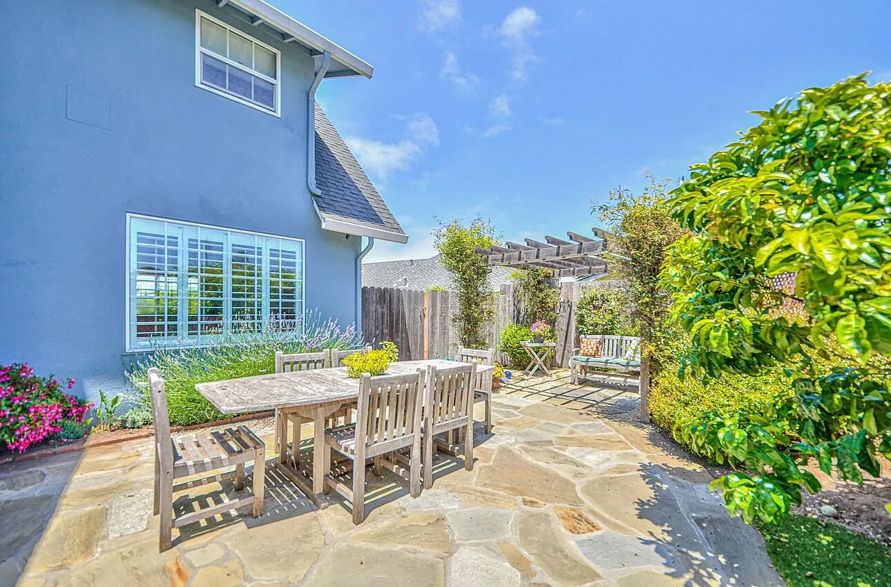 1074 Lorenzo Ct — Photo 3