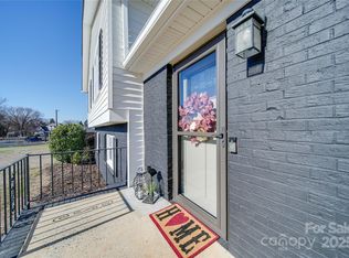 2208 Pennick Ct, Harrisburg, NC 28075