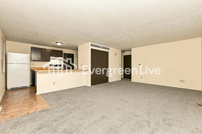 2 bed, 1.0 bath, 933 sqft, $995 — Photo 3
