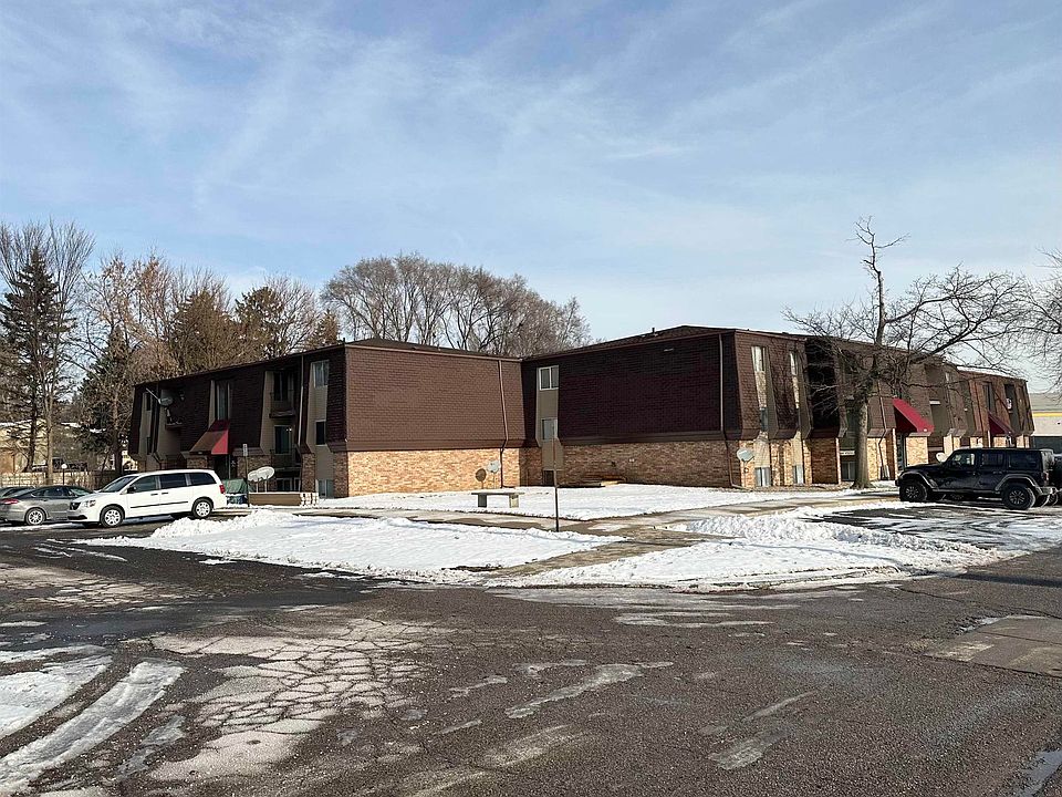1st image of 21761 Hillside Dr
