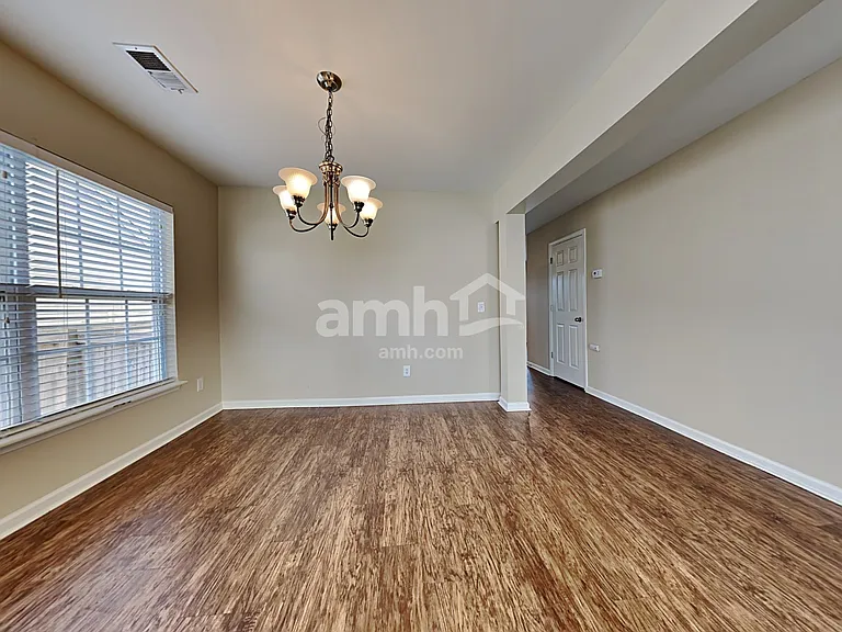 138 Decatur Dr — Photo 5