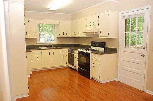 4th image of 3216 Marlanta Dr