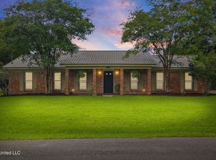 6305 Hermosa Dr, Ocean Springs, MS 39564