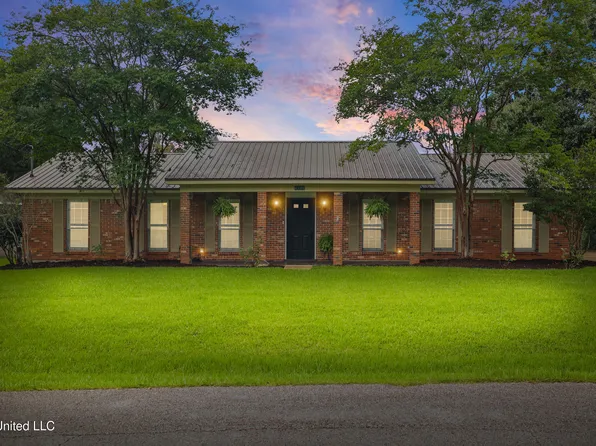 6305 Hermosa Dr, Ocean Springs, MS 39564