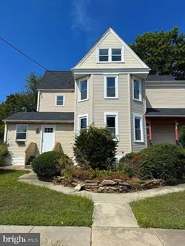 320 NW Atlantic Ave Photo 1
