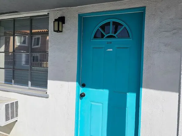 2231 N Palm Canyon Dr APT 4, Palm Springs, CA 92262