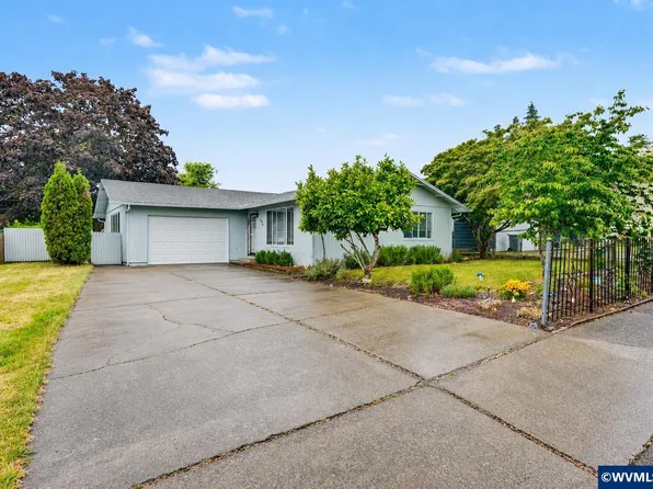 243 NW Sunny Dr, Dallas, OR 97338