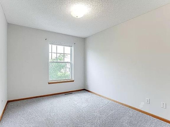 4th image of 5060 Holly Ln N