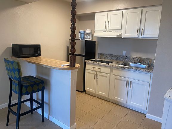 3rd image of 232 W Brighton Ave #C