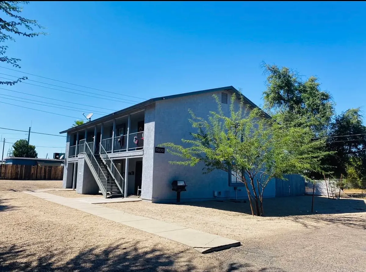 Building Photo - 5030 N 22nd Ave #4D