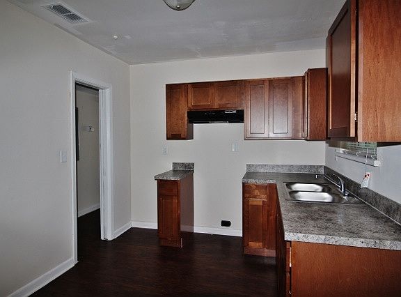 3rd image of 6125 Wilson Blvd