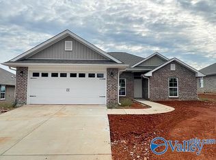 213 Poppy Trl, Meridianville, AL 35759