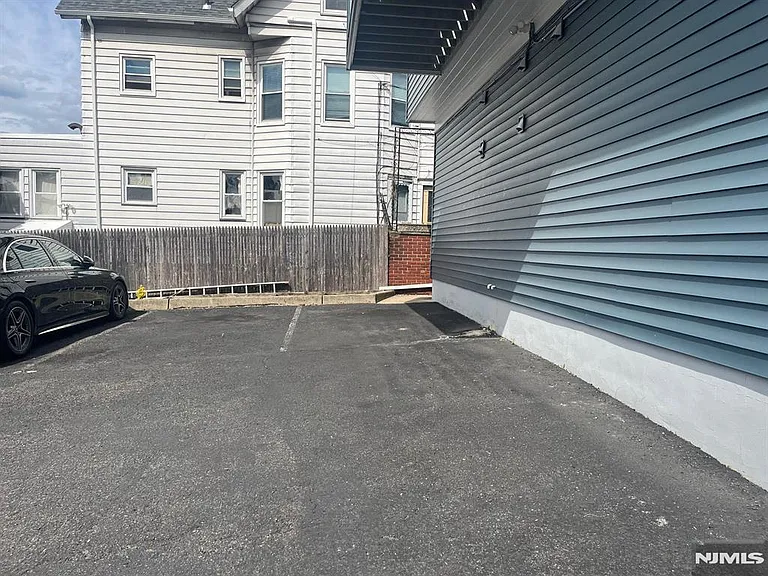 635 Ridge Rd #B — Photo 13