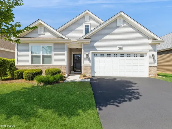 1029 Carolina Ct, Hampshire, IL 60140