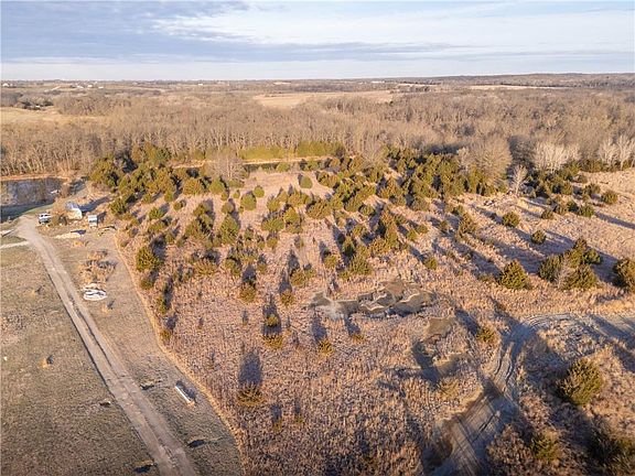 3rd image of 0 Trianon Rd