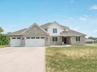 13901 Bradley Dr, Roscoe, IL 61073