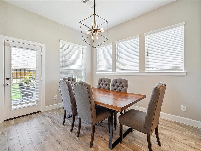 11718 Lost Maples Springs Dr — Photo 17
