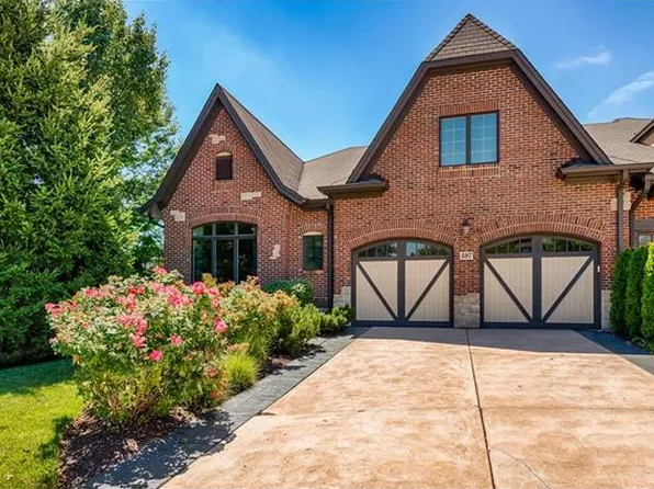 597 Upper Conway Cir, Chesterfield, MO 63017