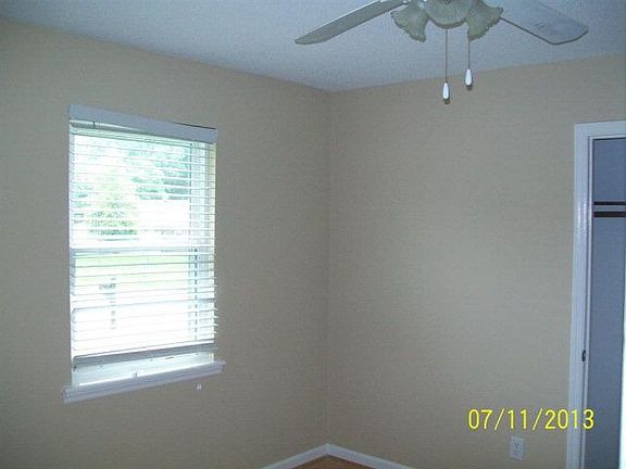 5th image of 313 Oak Lake Dr