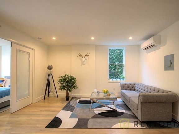 3rd image of 10 Lexington Ave #3R