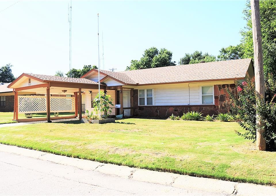 1st image of 3621 Mistletoe Ave