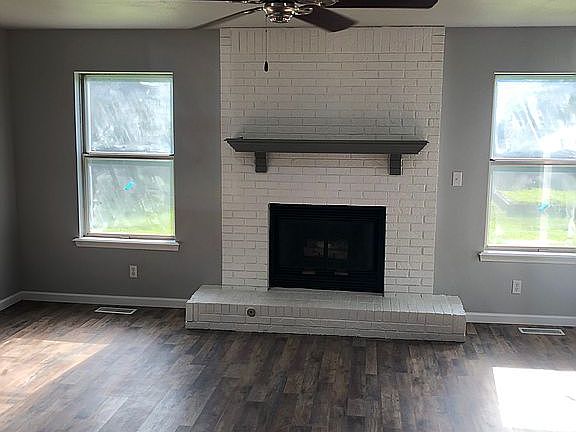 2nd image of 405 N Wortman Pl