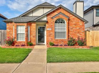 1428 SW 23rd St, Moore, OK 73170