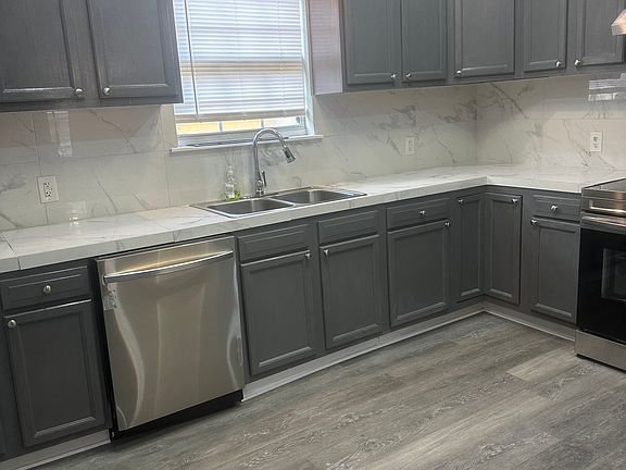 2nd image of 1842 Pauline St #1842