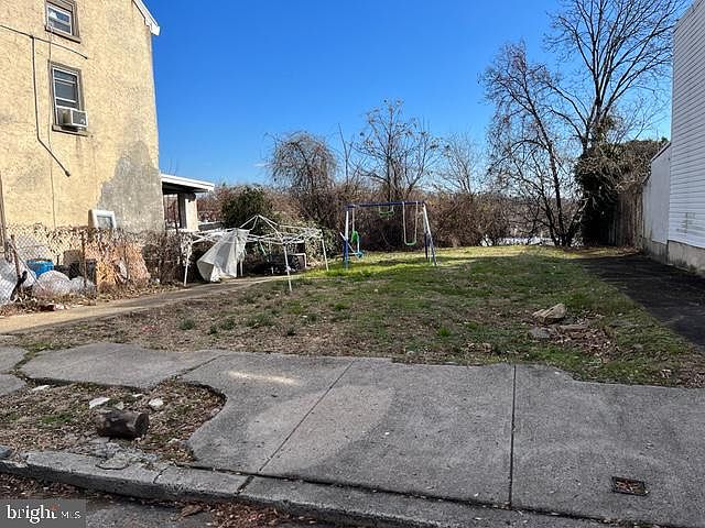 2nd image of 348 E Mechanic St