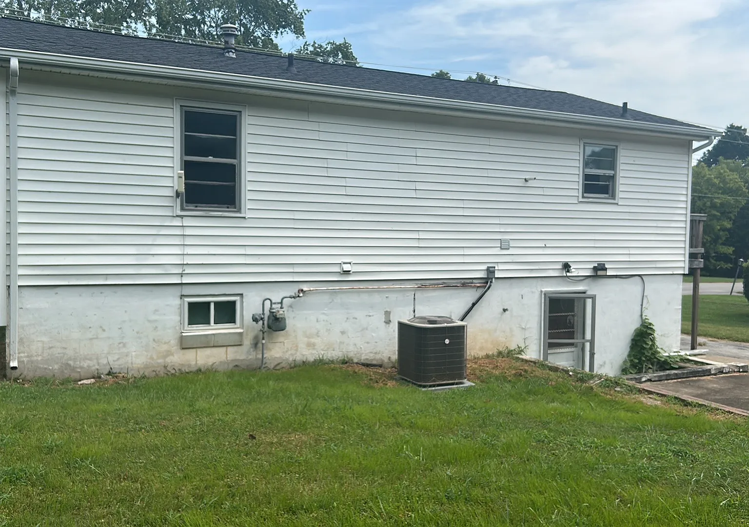 405 Braden St — Photo 2