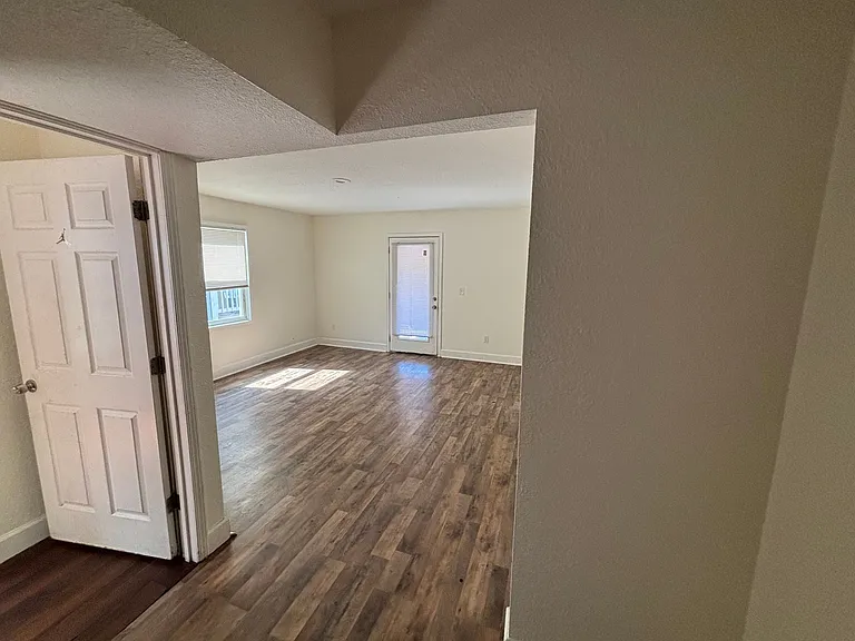 3329 Indiana Ave #3329UNITB — Photo 2