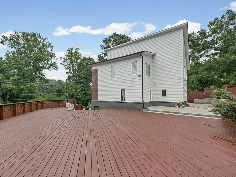 2045 Glenwood Ave SE — Photo 38