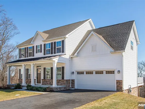 37 Esposito Ln, Landing, NJ 07850