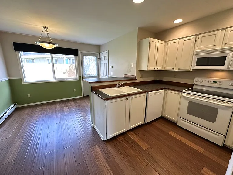 209 E 18th Ave #10 — Photo 7