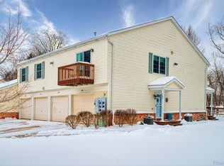 722 Griswold St #8, Howell, MI 48843