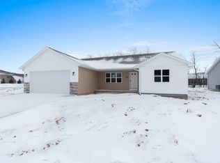 N9292 Constellation Dr, Appleton, WI 54915