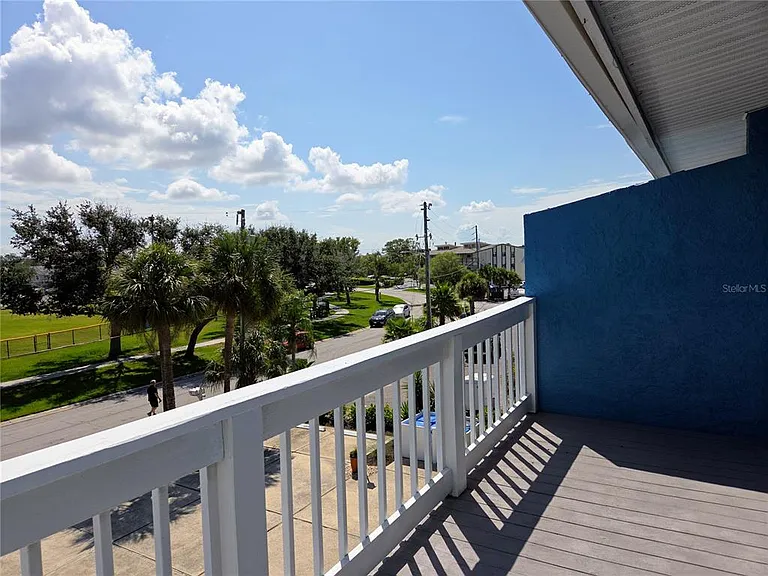 11820 Capri Cir S — Photo 36