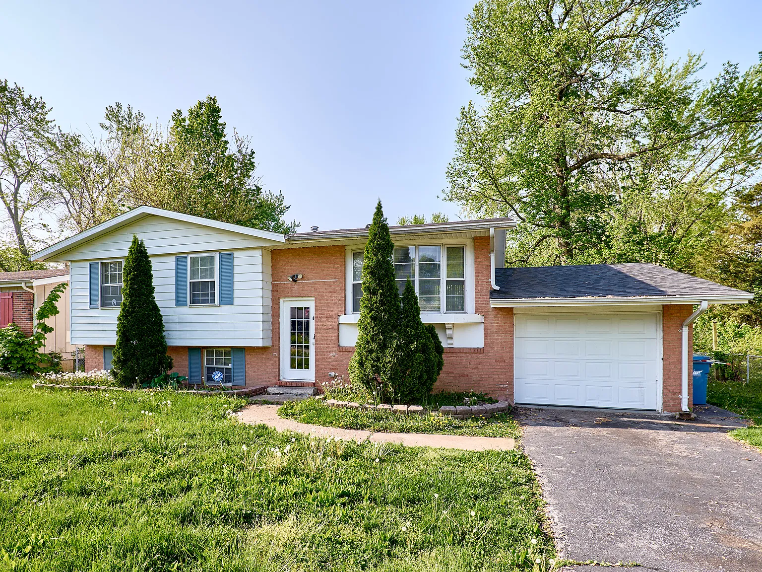 3 bed, 1075 sqft, $1,300 — Photo 3