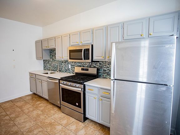 3rd image of 30 S Munn Ave #15BATHS