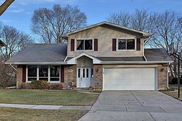 1st image of 524 E Balsam Ln
