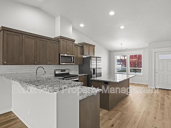4th image of 4445 E Faceto St