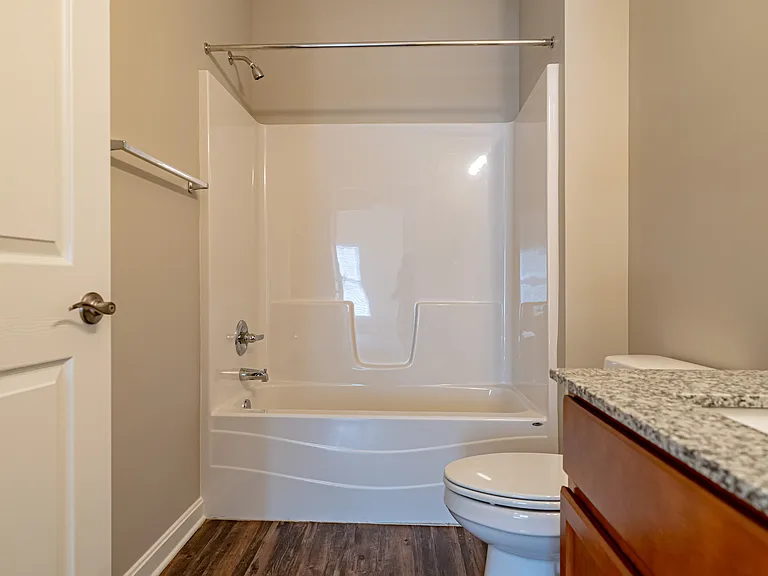 Saddlebred Park Apartments — Photo 24