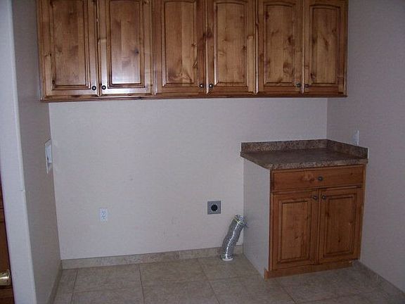 3rd image of 458 Buckskin Ct