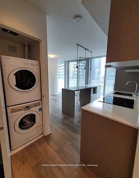 100 Harbour St #2402 — Photo 6