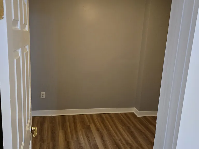 315 Cedar St #6 — Photo 8